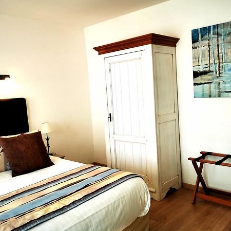 Hotel Logis La Sapinière à Remilly-Aillicourt Extérieur photo