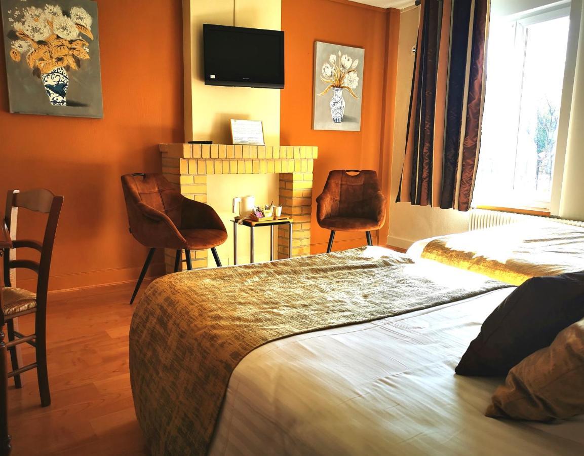 Hotel Logis La Sapinière à Remilly-Aillicourt Extérieur photo