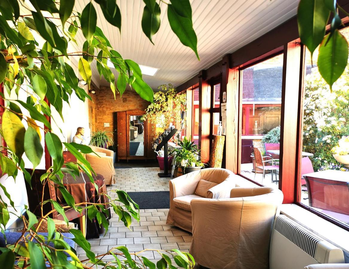 Hotel Logis La Sapinière à Remilly-Aillicourt Extérieur photo